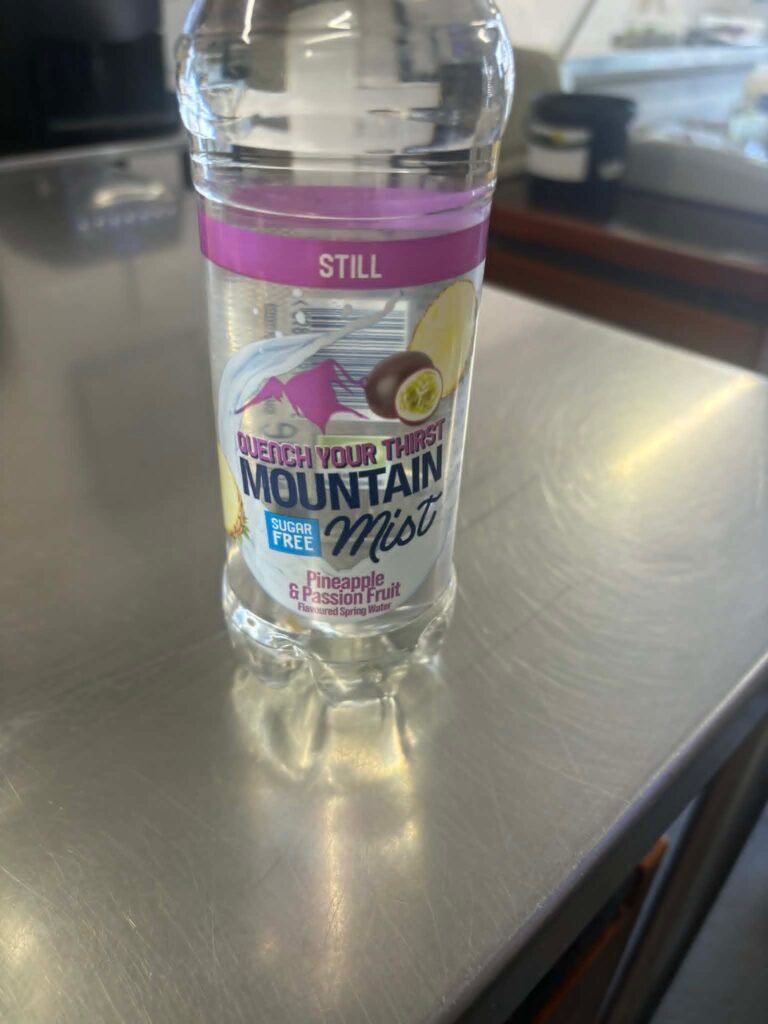 MOUNTAIN MIST PINEAPPLE & passion fruit